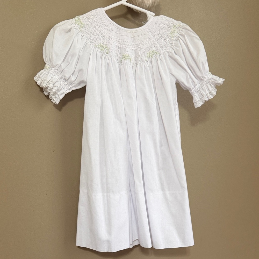 🌷White Smocked Dress 🌷with Floral Accents
*easter or communion perfect*